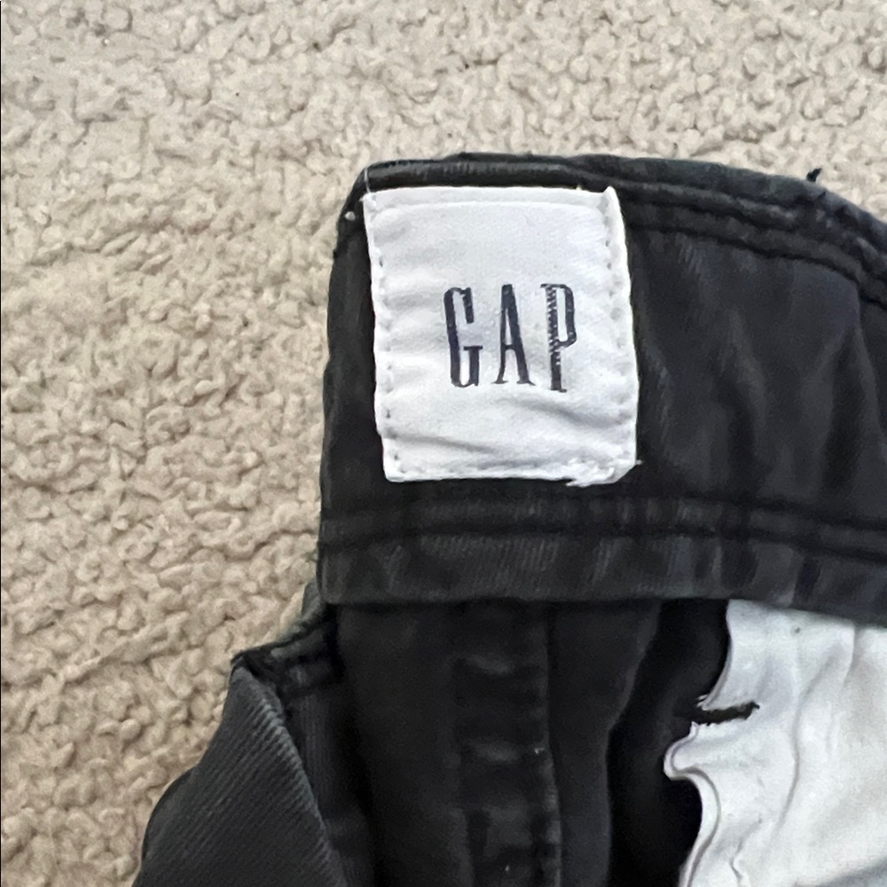 GAP Black Cargo Pants for Men - Picture 3 of 4